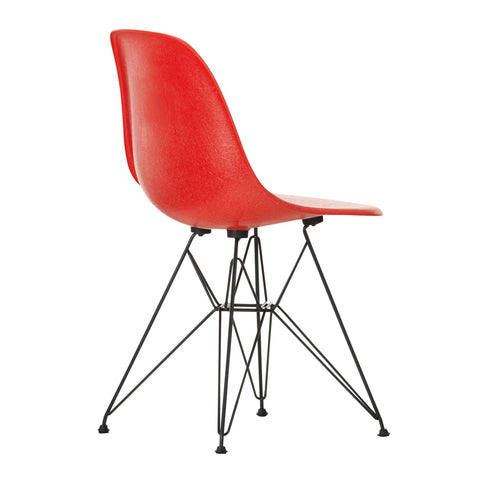 Cadeira Eames DSR em Fibra de Vidro / Base Preta